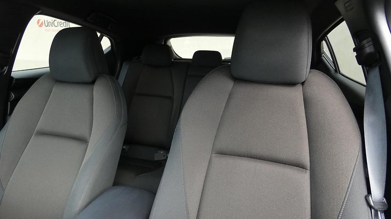 Mazda 3 2.0 e-Skyactiv Prime-Line - fotka 7 z 22