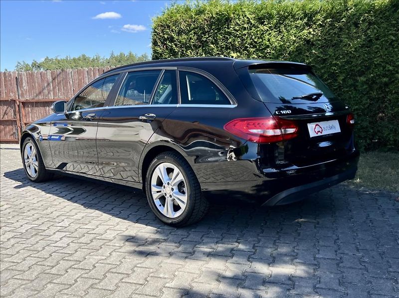 Mercedes-Benz Třídy C C 180 d - fotka 4 z 46