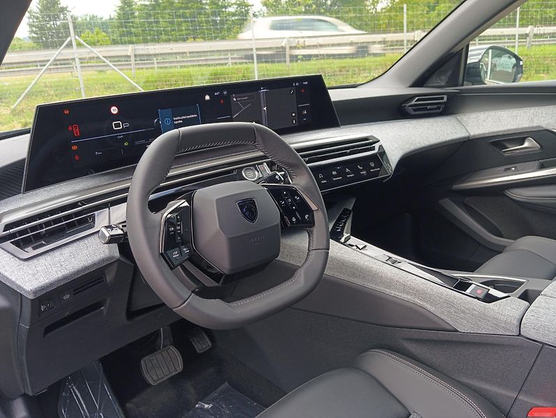 Peugeot 3008 (2026) ALLURE Hybrid 145 e-DCS6 - fotka 15 z 22