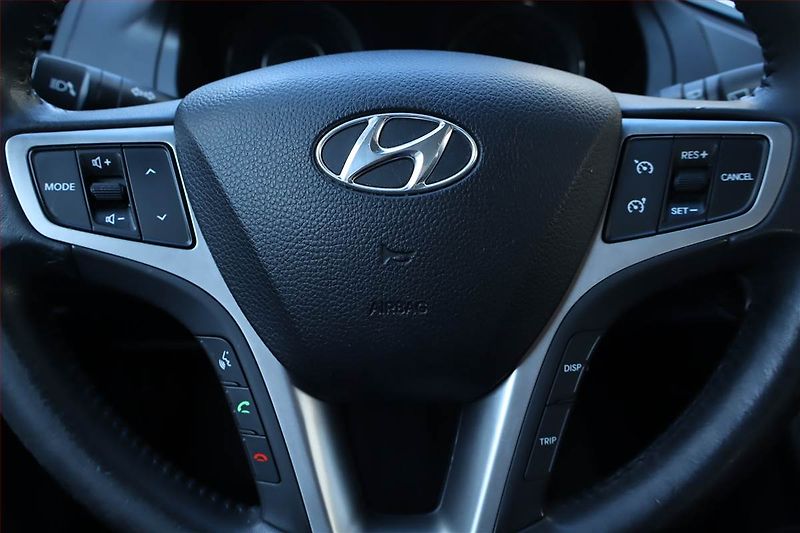 Hyundai i40 (2012) 1.7 CRDi, Serv.kniha, Xenony - fotka 18 z 23