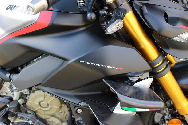 Ducati Streetfighter V4 S (2024) SP 2500 KM 2024 - fotka 3 z 12