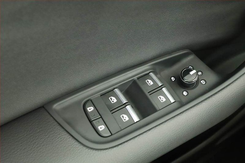 Audi Q8 (2023) 55 TFSI - fotka 15 z 21