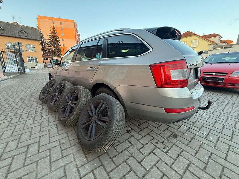 Škoda Octavia (2015) 1.6 TDI Greenline - Max výbava - fotka 14 z 16