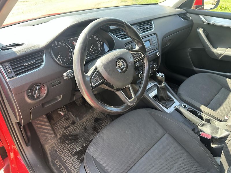 Škoda Octavia (2013) Škoda Octavia,  2.0 TDI 110 kW - fotka 11 z 21