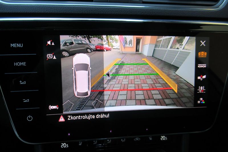 Škoda Superb 2.0 TDI DSG L&K TAŽNÉ - fotka 14 z 41