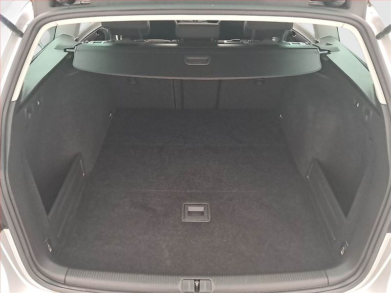 Volkswagen Passat (2013) 2.0 TDI, Automat, Xenony - fotka 14 z 16