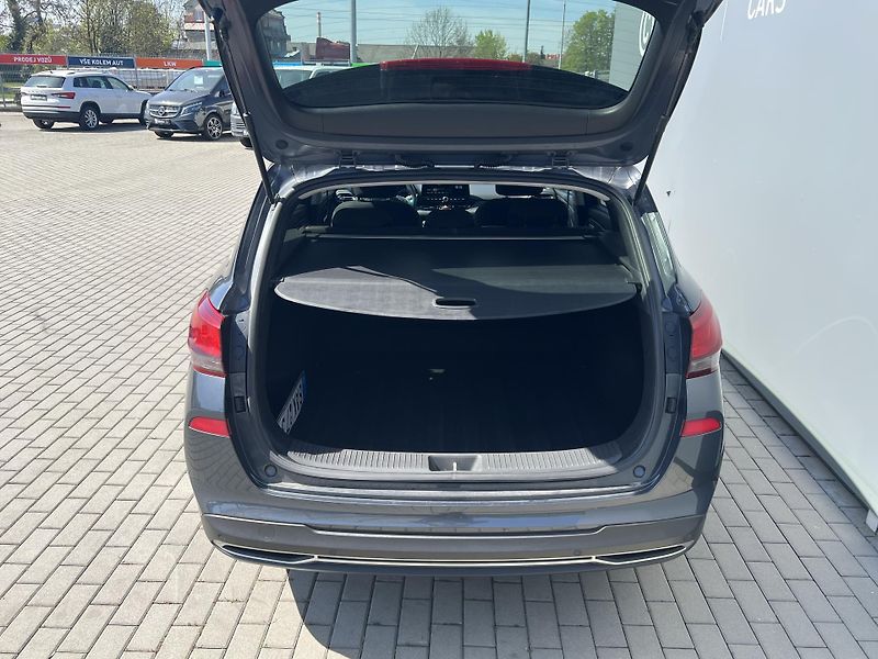 Hyundai i30 (2020) - fotka 33 z 44