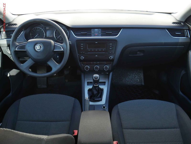 Škoda Octavia (2013) 1.6 TDi, ČR, Klima - fotka 8 z 16