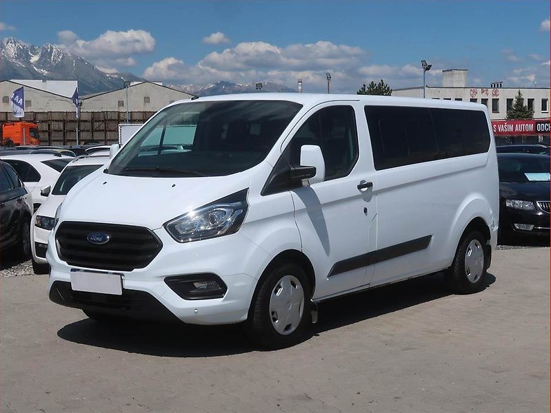 Ford Transit Custom (2018) Trend 2.0 EcoBlue, Bus, 9Míst - fotka 2 z 17