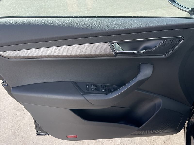 Škoda Karoq 2,0 TDI DSG Style Plus - fotka 16 z 25