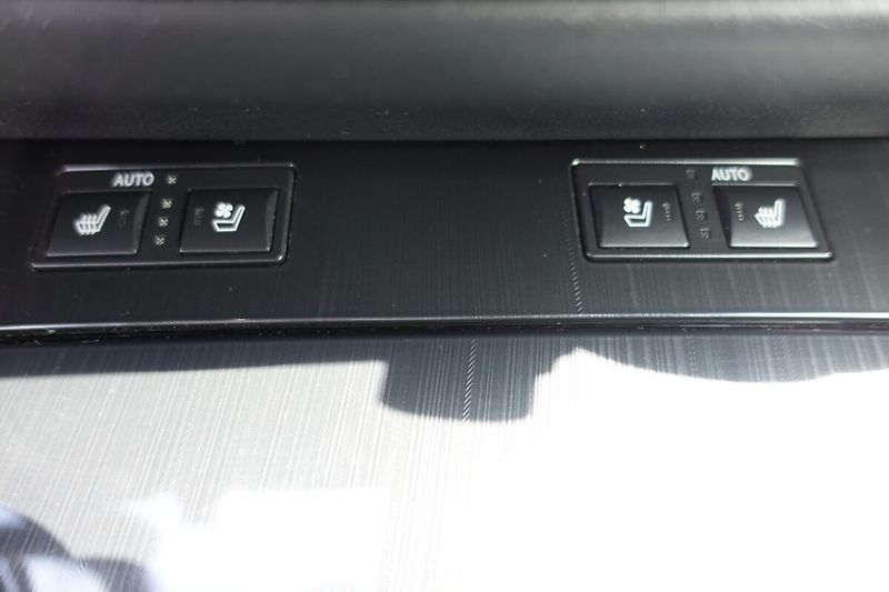 Lexus GS 250 2,0T 180kW A/T Executive - fotka 26 z 40