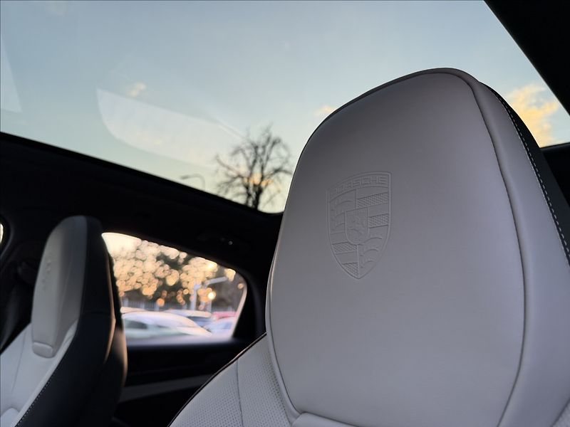 Porsche Cayenne E3 II Coupe Black Edition - fotka 29 z 37