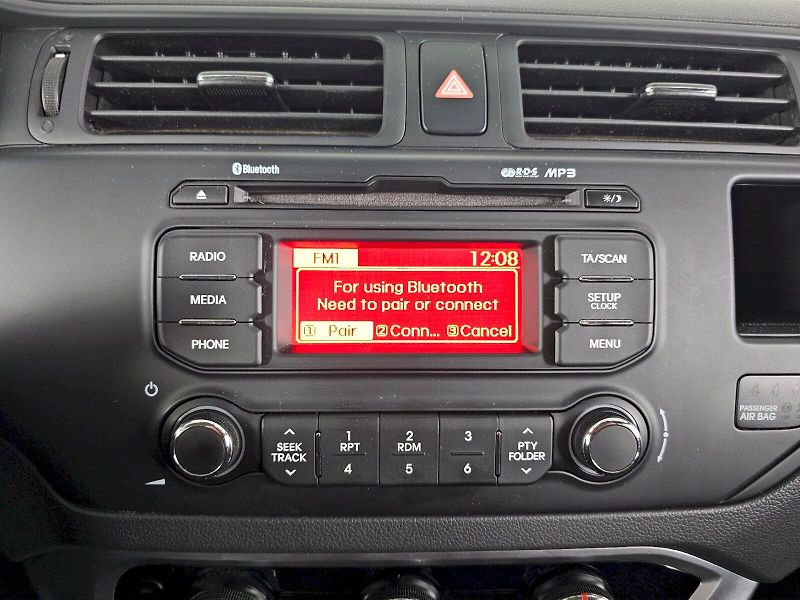Kia Rio (2014) 1.4I 80kW - fotka 12 z 21