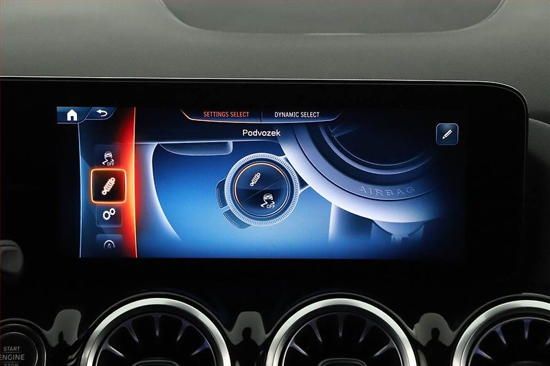 Mercedes-Benz GLA (2026) 35 AMG 4MATIC, AMG - fotka 16 z 20
