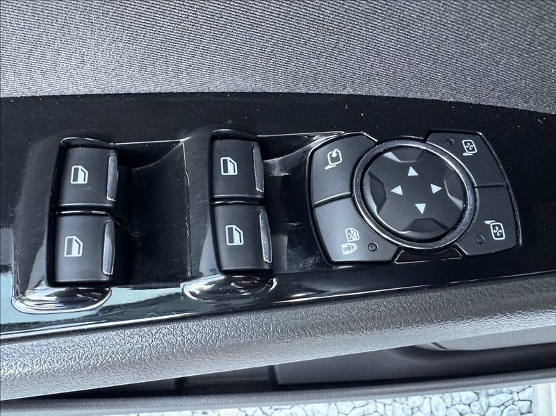 Ford Mondeo 2,0 TDCi TITANIUM tažné ČR - fotka 23 z 50
