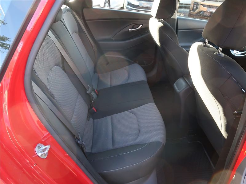 Hyundai i30 1,0 T-GDi,88kW,NovéČR,Serv.kn. - fotka 18 z 28