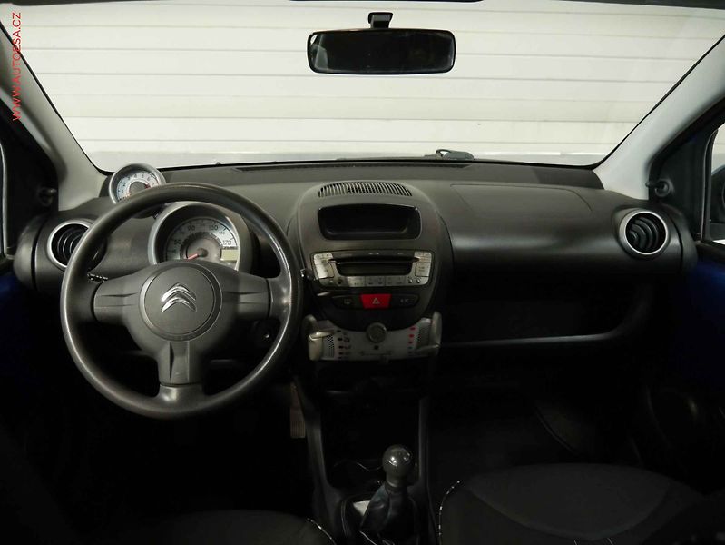 Citroën C1 (2012) 1.0i, 1.maj, AC, el. výbava - fotka 8 z 16
