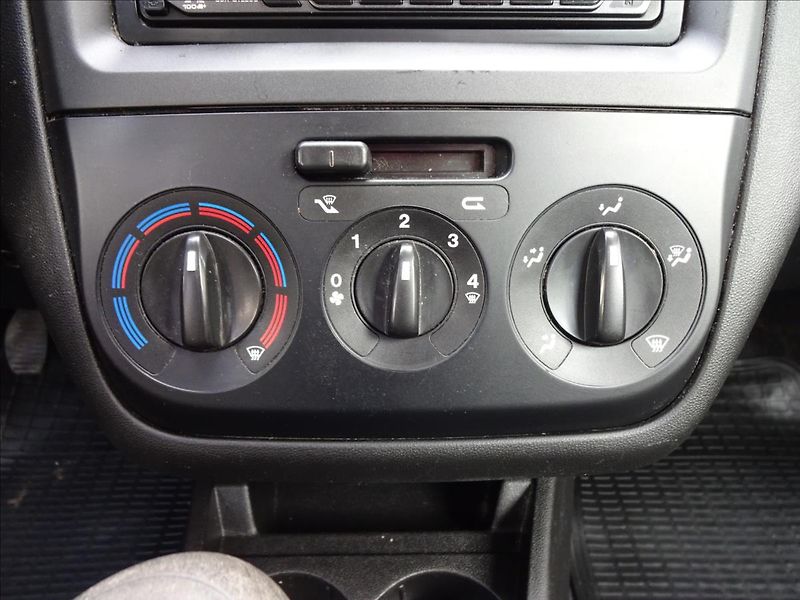 Fiat Linea 1,4i 57kW - fotka 32 z 40
