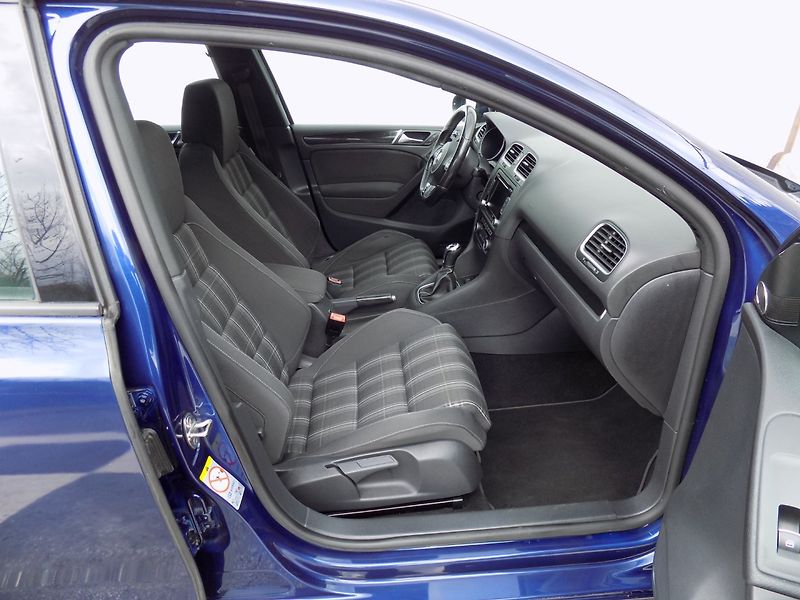 Volkswagen Golf (2012) 2.0 TDI/GTD/2.Maj/Klimatizace/ - fotka 15 z 45