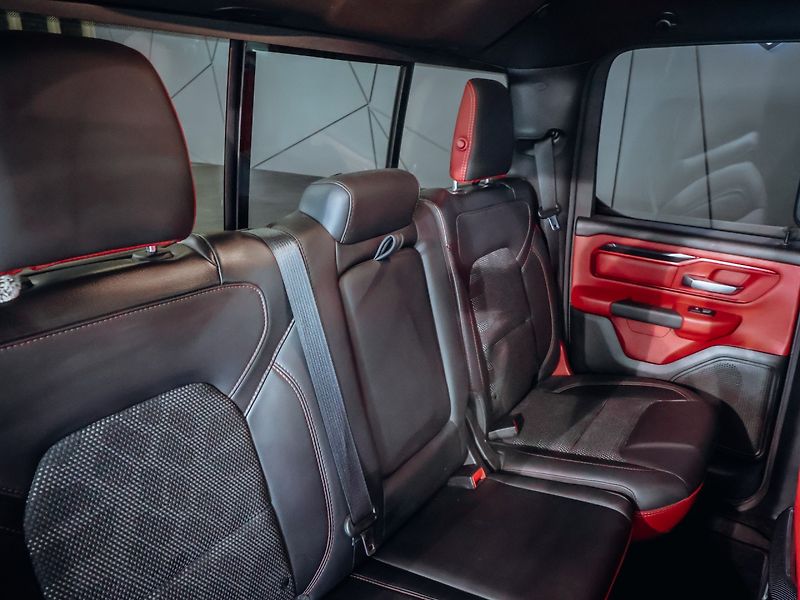 Dodge RAM 1500 5.7 REBEL 295 kW - fotka 33 z 34