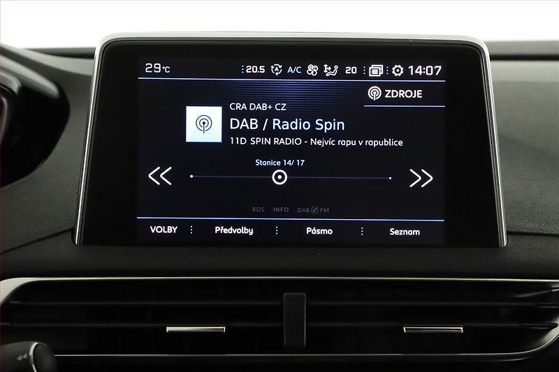 Peugeot 3008 (2020) 1.5 BlueHDi, Automat, Kůže - fotka 14 z 20