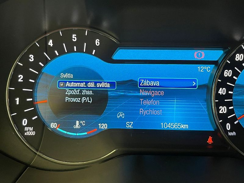 Ford S-MAX 2.0 EB Titanium LED manuál - fotka 57 z 65
