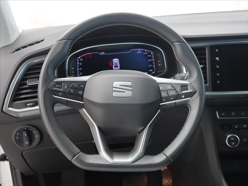 Seat Ateca 1,5 TSI DSG LED 1.majitel - fotka 15 z 39