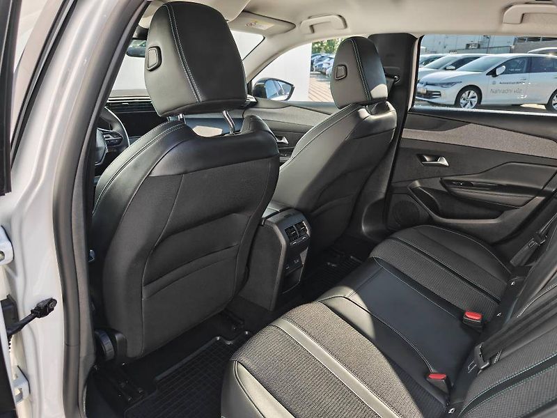 Peugeot 308 ALLURE S&S EAT8 1.5 BlueHDi - fotka 7 z 24