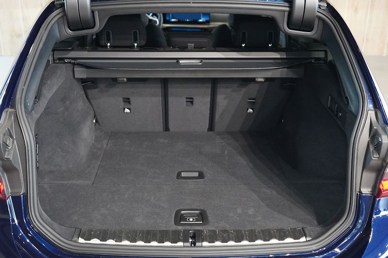 BMW Řada 3 M340i xDrive Touring, Panorama - fotka 16 z 50