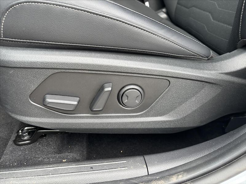 Kia Sportage 1,6 TGDi HEV AT TOP ADAPTIV - fotka 11 z 49