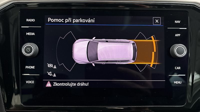 Volkswagen Passat 2.0 TDI DSG 4MOTION Elegance V - fotka 12 z 27