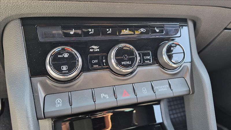 Škoda Karoq 2,0 TDi 110 Kw 4x4 Style DSG - fotka 19 z 25