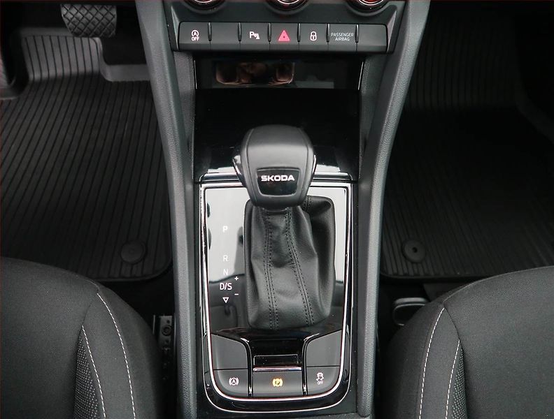 Škoda Karoq (2024) Fresh 1.5 TSI - fotka 13 z 21