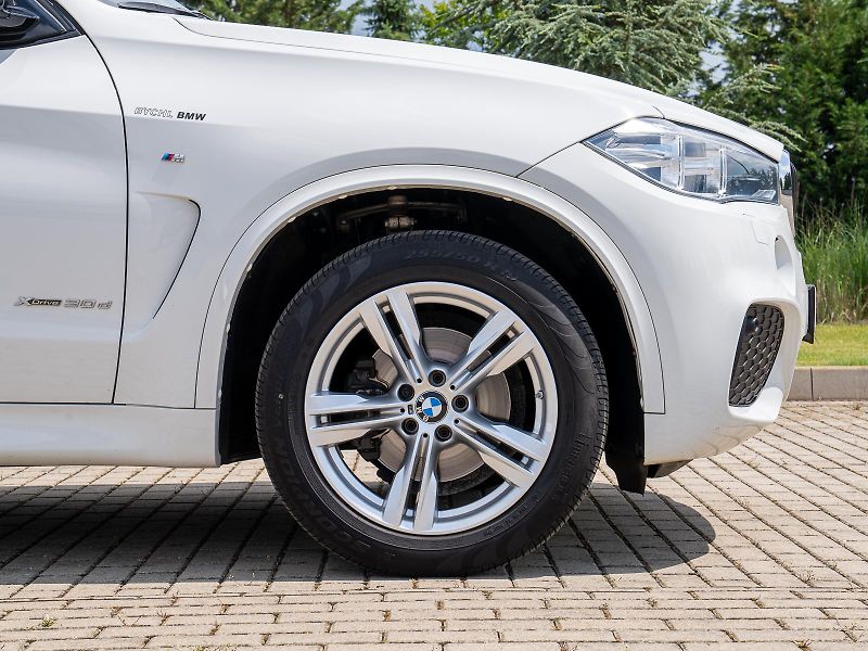 BMW X5 xDrive30d (F15) M Sport Paket - fotka 28 z 29