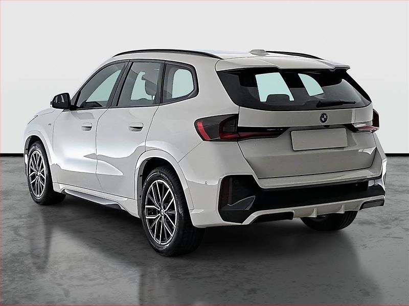 BMW X1 (2024) sDrive18i - fotka 4 z 19