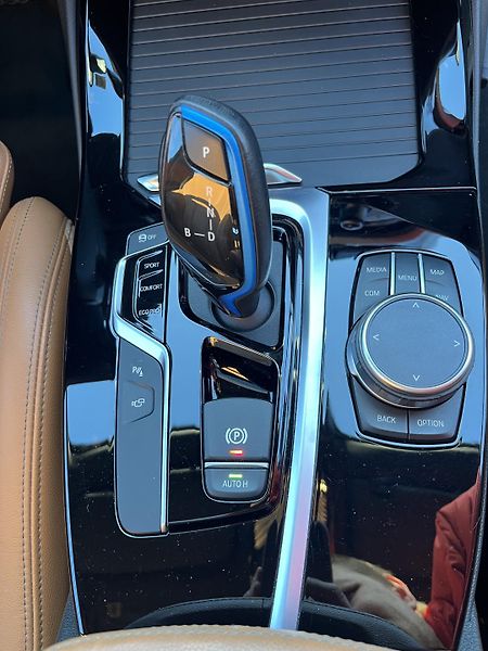 BMW iX3 (2021) /210kW - fotka 28 z 38