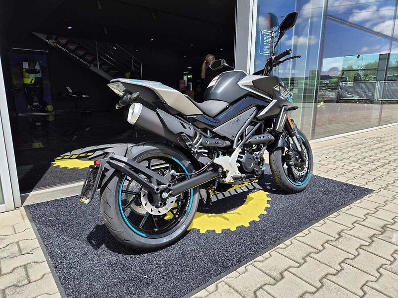 CFMOTO (2026) 125 NK - fotka 24 z 39