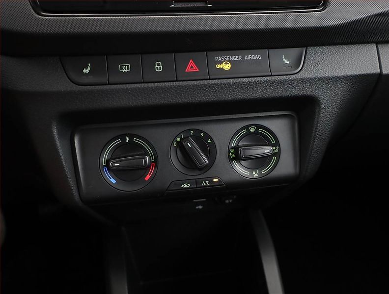 Škoda Fabia (2020) Ambition 1.0 TSI, Tempomat - fotka 10 z 16