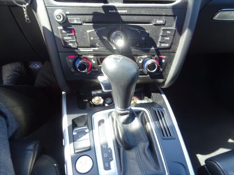 Audi A5 2,0 155 kW TFSi  S- Line - fotka 21 z 29