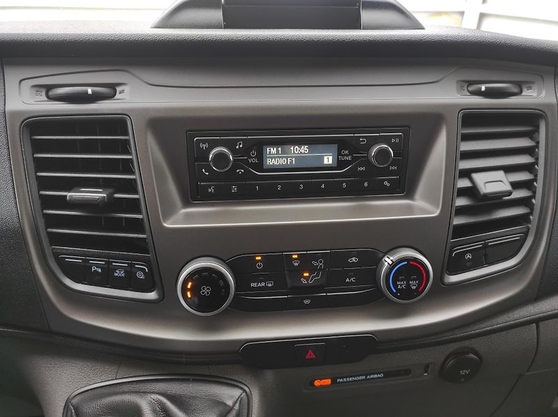 Ford Transit Custom 2,0EcoBlue mHev, L2, 6 míst,TZ - fotka 17 z 43