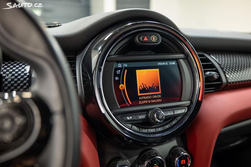 Mini Cooper S 2.0 141 kW - fotka 17 z 36