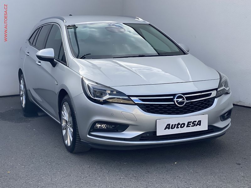 Opel Astra (2016) 1.4 T, Innovation, LED, navi - fotka 1 z 17