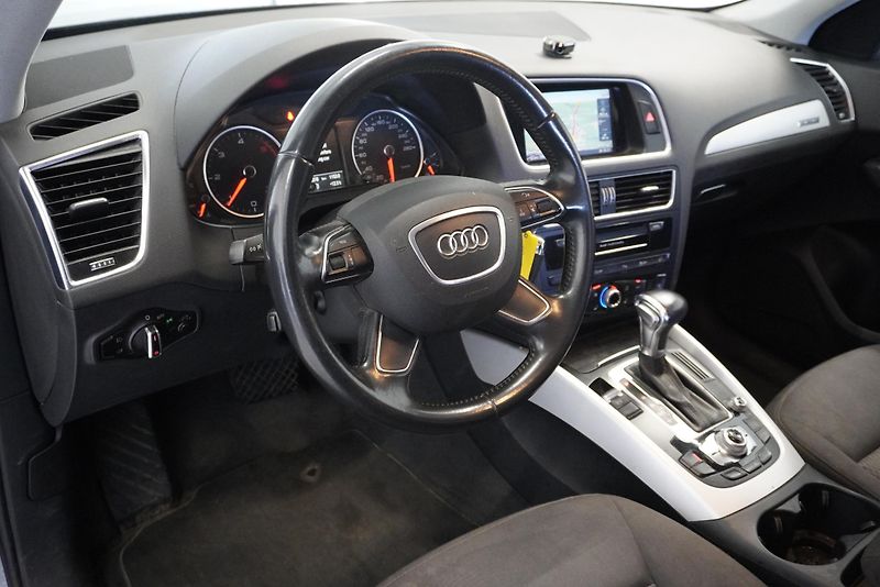 Audi Q5 3,0 TDI QUATTRO AUTOMAT - fotka 12 z 28