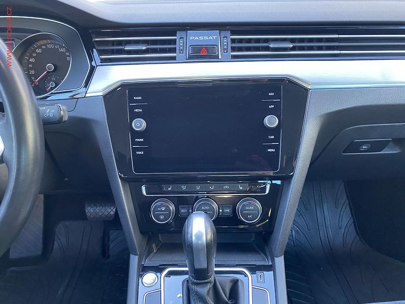 Volkswagen Passat (2020) 2.0TDi, ČR, DSG, LED - fotka 12 z 18
