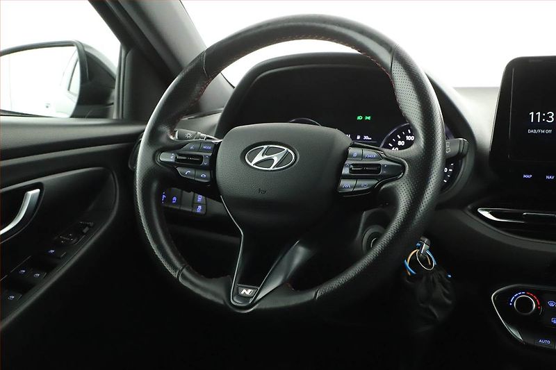 Hyundai i30 (2021) N-Line 1.5 T-GDI MHEV, Navi - fotka 18 z 21