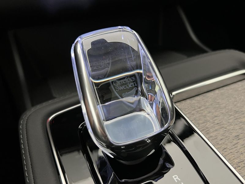 Volvo XC90 (2026) B5 AWD DARK PLUS AUT - fotka 28 z 44