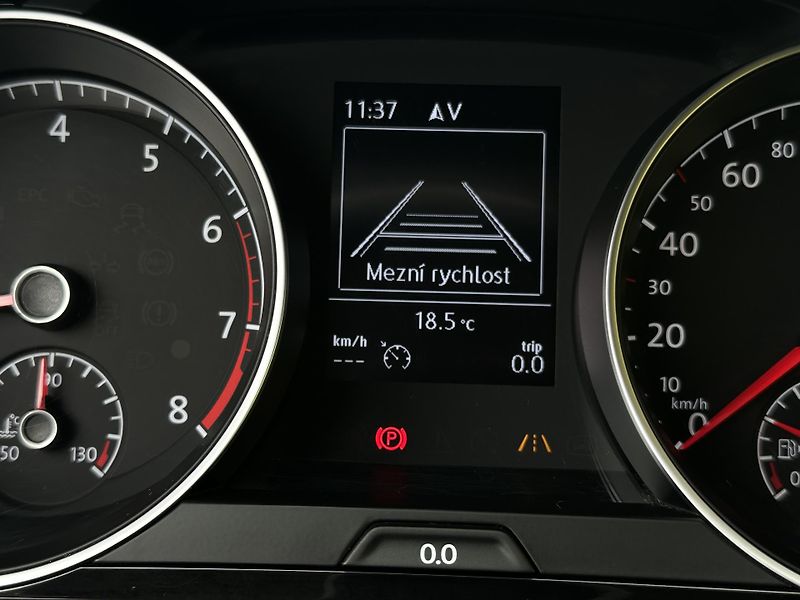 Volkswagen Golf (2019) IQ.DRIVE 1.5TSI110kW 2.Maj. - fotka 10 z 40