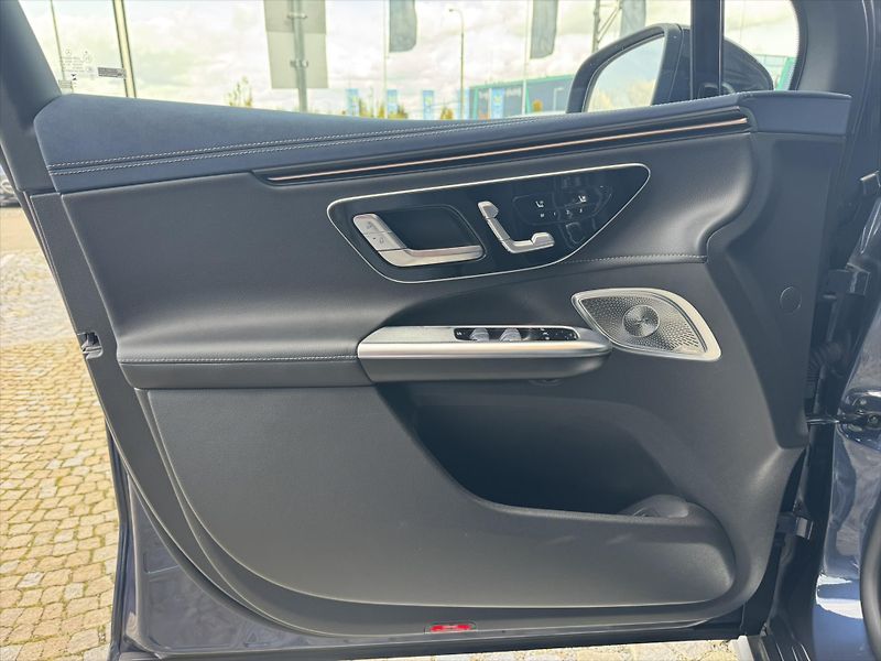 Mercedes-Benz EQE 500 4MATIC SUV - fotka 4 z 36