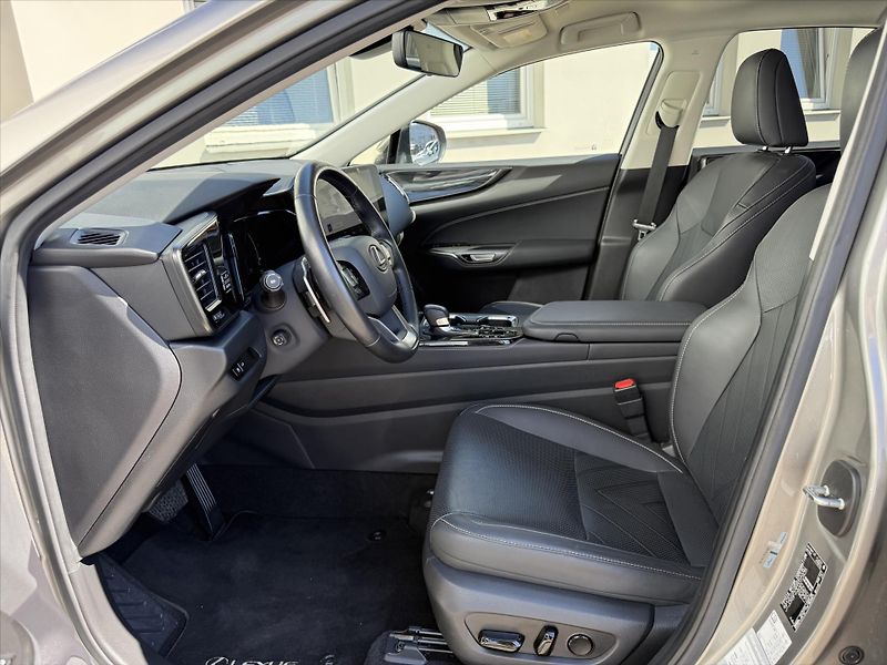 Lexus NX 450h plus 2,5 Prestige Plus  NX - fotka 8 z 24