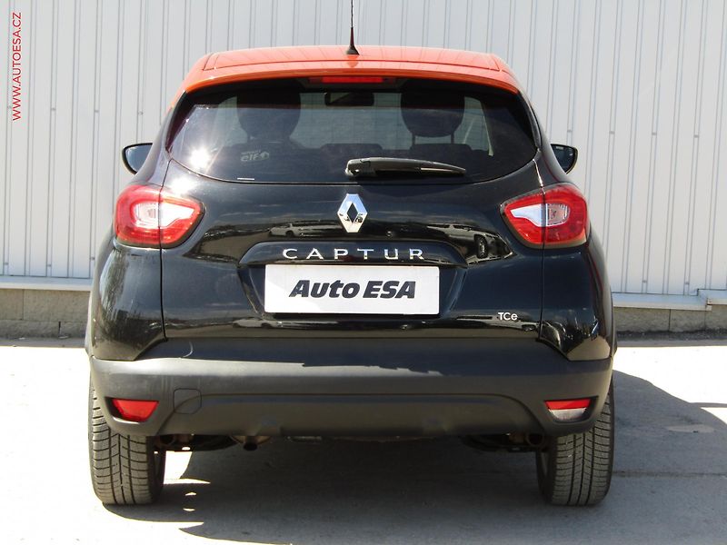 Renault Captur (2015) 1.2 TCe, 1.maj,ČR, AT - fotka 5 z 18
